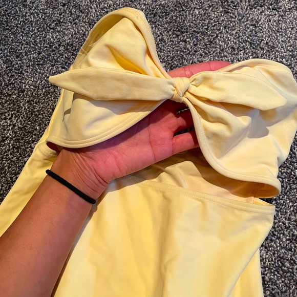 Pale yellow one piece swimsuit - Picture 3 of 3